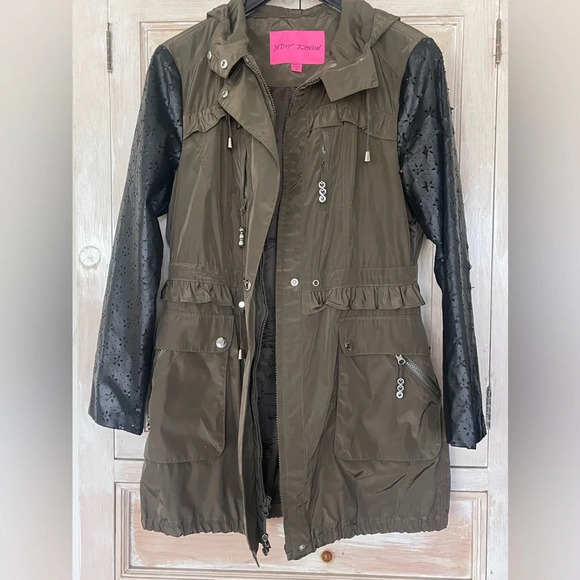 Betsy Johnson hooded parka -faux leather sleeves - Picture 5 of 9